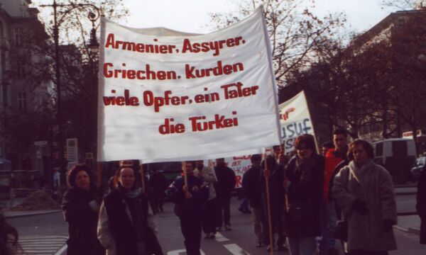 Demonstration in Berlin: "Armenians, Assyrians, Greeks, Kurds many Victims, one Perpetrator Turkey".