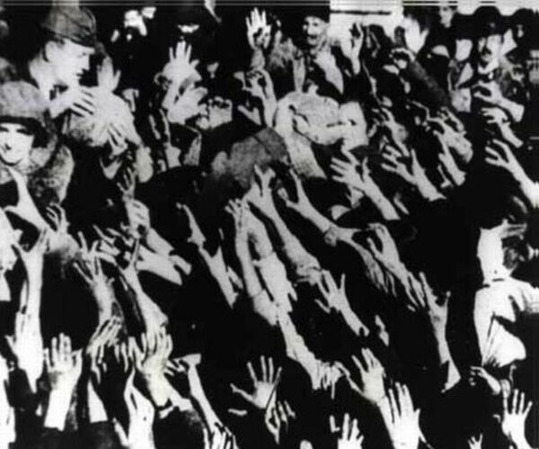 Distribution of bread by the Near East Relief at Harpout.