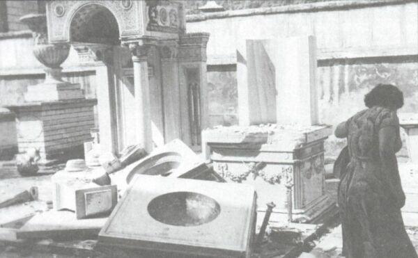 Destroyed graves at the cemetery of Sisli.