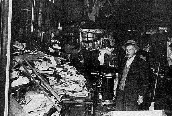Looting and destruction of an Hellenic shop.