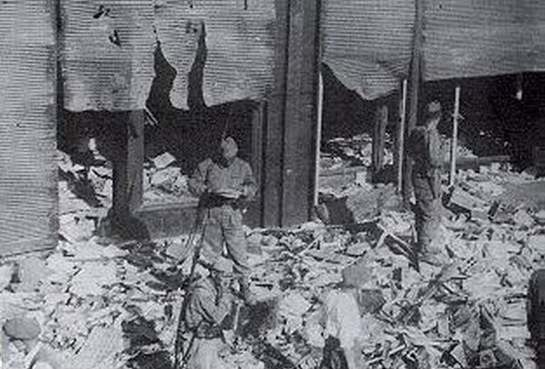 Tukish soldiers plundered the remaining of the Hellenic houses and shops after the night of September 6th, 1955.