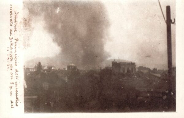 The start of the fire, seen from Bella Vista. 13.Sep.1922. 05:00 PM.