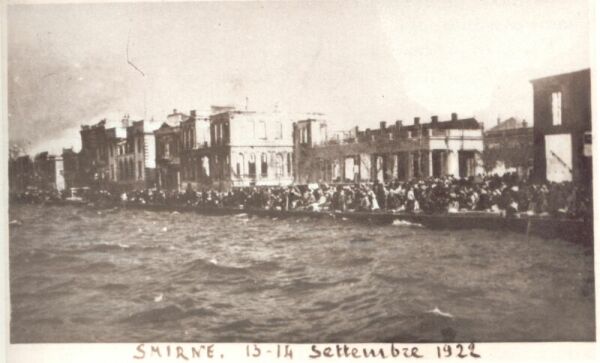 Buildings on fire and people trying to escape. 13-14.Sep.1922.